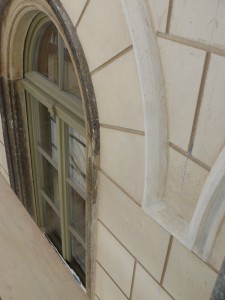 fertige Korbbögen und neue Fenster