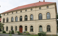 Front mit neuen Fenstern.jpg